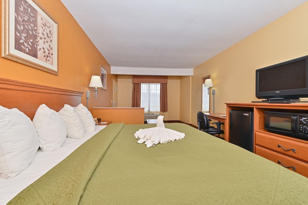 Quality Inn & Suites Картерсвилл Экстерьер фото