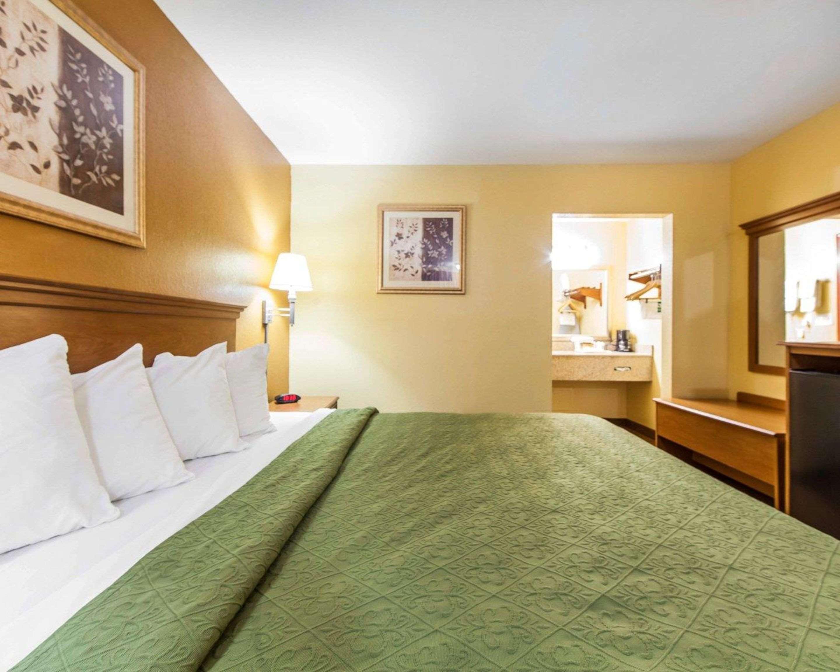 Quality Inn & Suites Картерсвилл Экстерьер фото