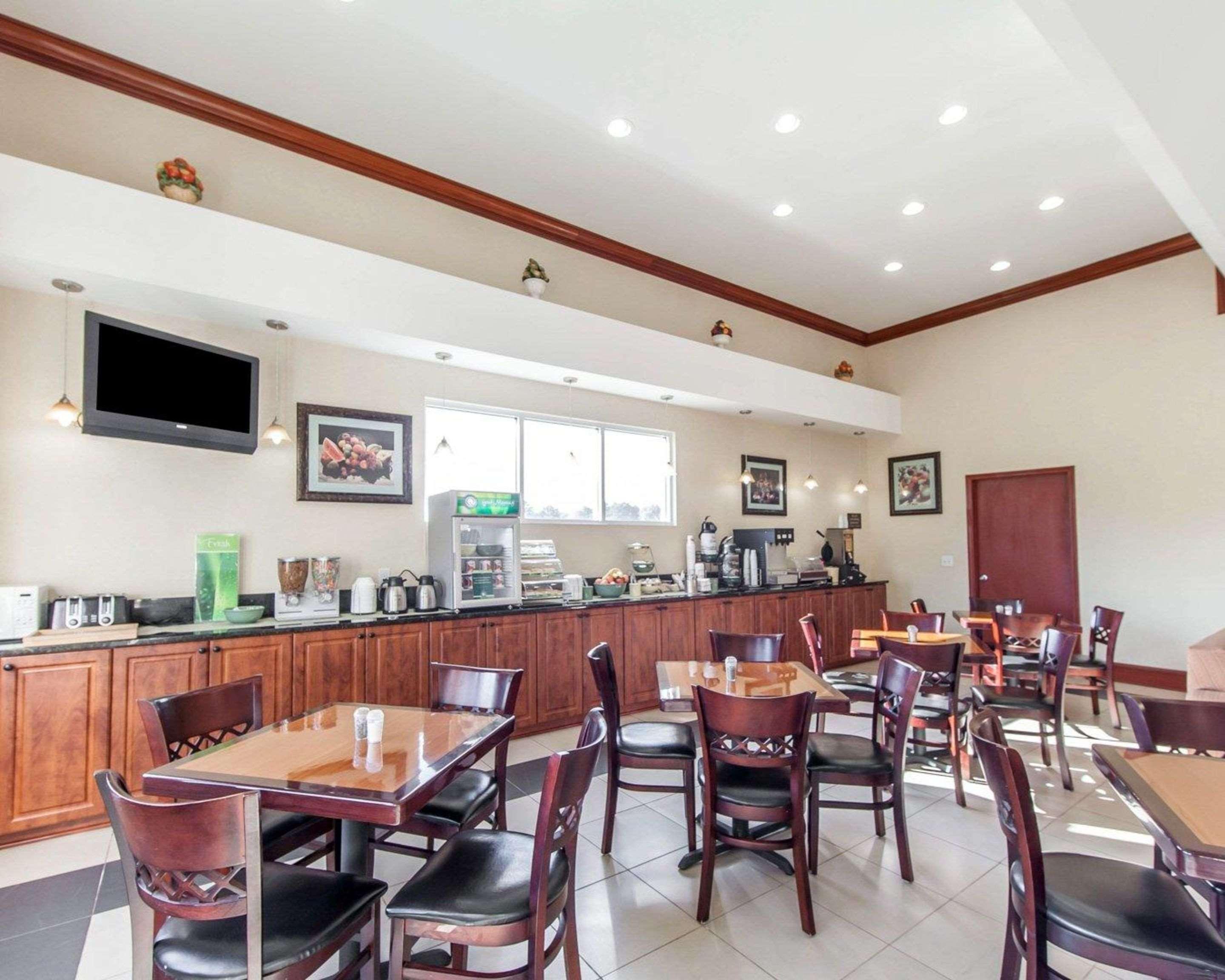 Quality Inn & Suites Картерсвилл Экстерьер фото