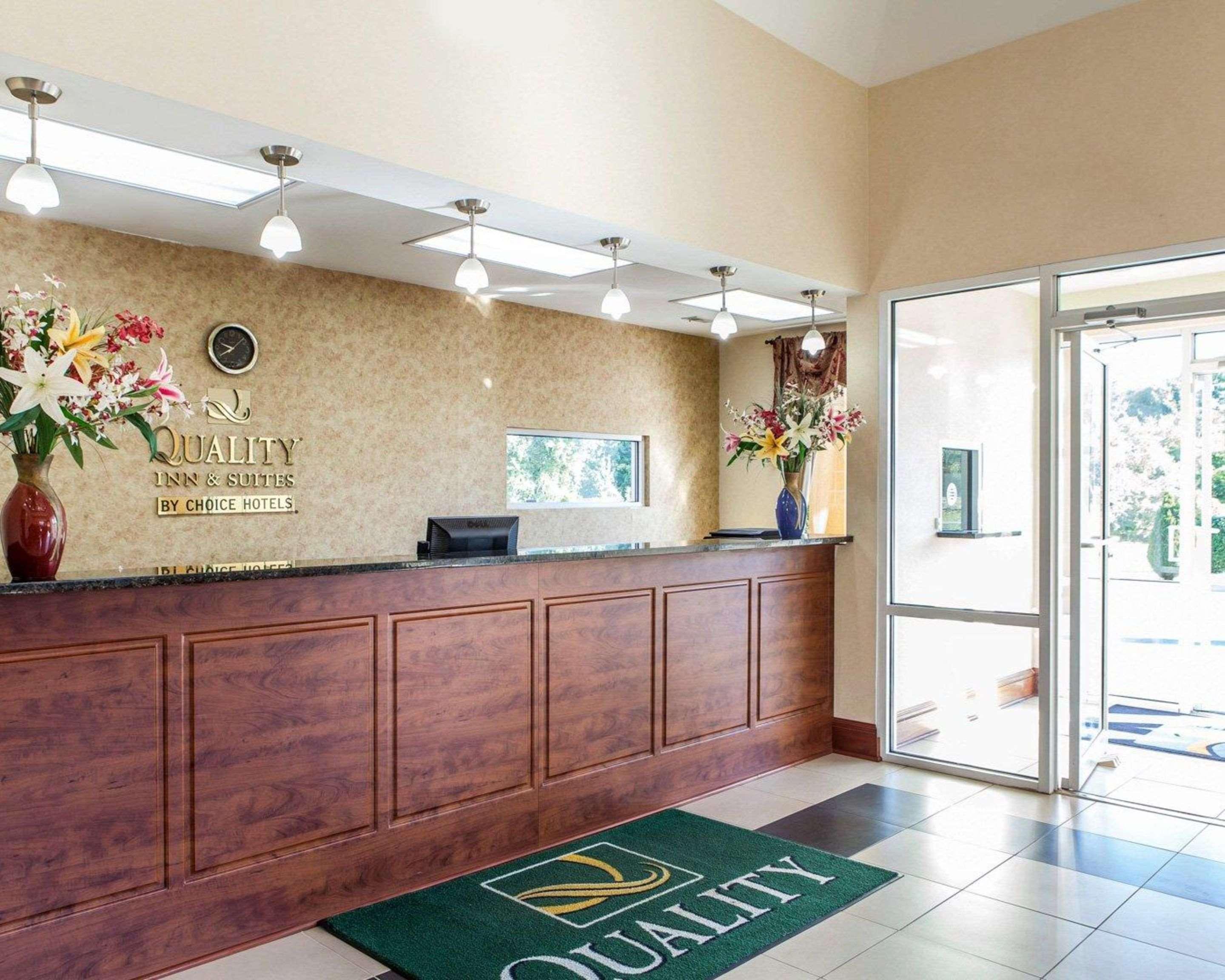 Quality Inn & Suites Картерсвилл Экстерьер фото